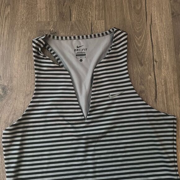 Nike Dr-Fit Stripe V Neck Athletic Top Size Large - Picture 2 of 5